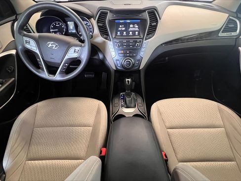 Used 2018 Hyundai Santa Fe SE AWD/4WD image 9