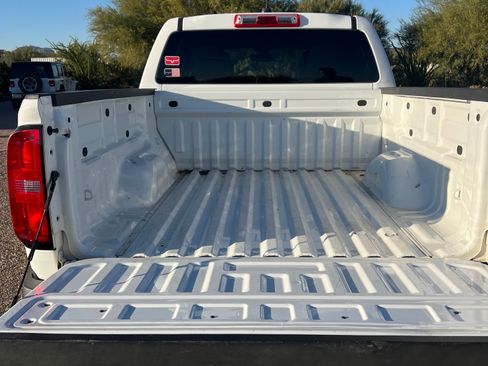 Used 2021 Chevrolet Colorado W/T w/ WT Convenience Package image 5