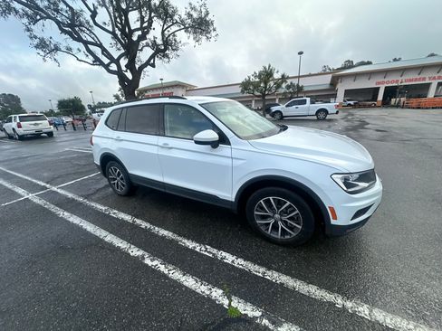 Used 2021 Volkswagen Tiguan S image 10
