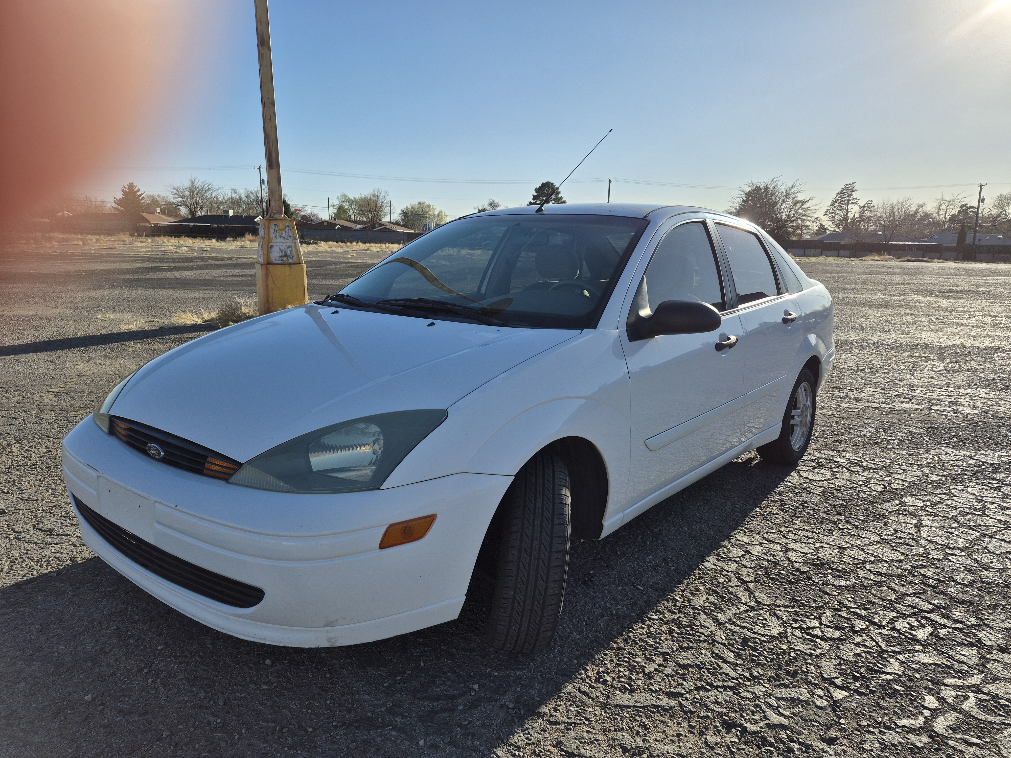 Used 2004 Ford Focus SE FWD image 2