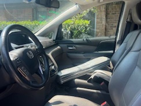 Used 2015 Honda Odyssey Touring Elite image 8