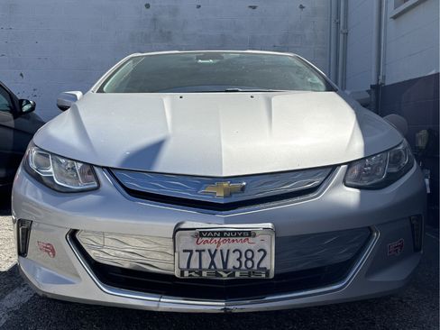 Used 2017 Chevrolet Volt LT image 1
