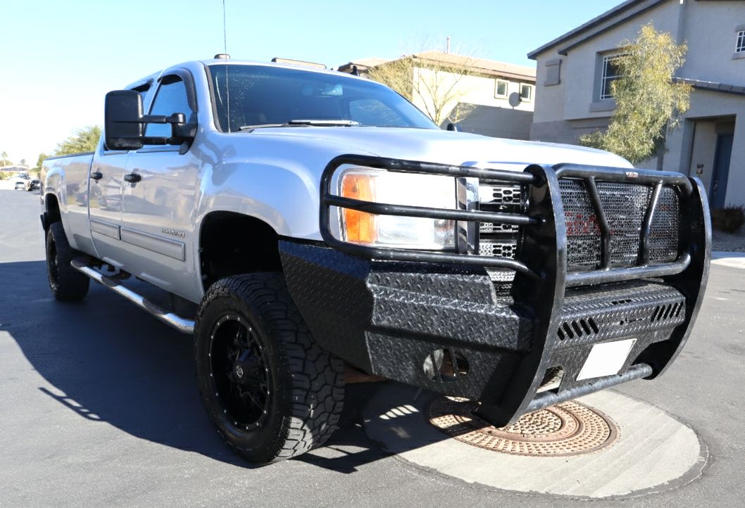 Used 2014 GMC Sierra 3500 SLE w/ SLE Preferred Package AWD/4WD image 2