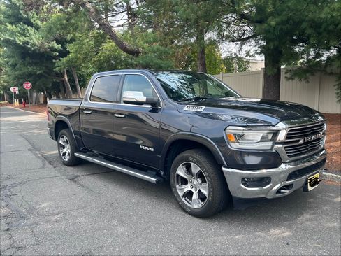 Used 2019 RAM 1500 Laramie AWD/4WD image 10