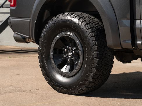 Used 2018 Ford F150 Raptor w/ Equipment Group 802A Luxury image 14