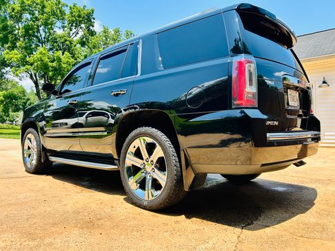 Used 2016 GMC Yukon Denali w/ Open Road Package AWD/4WD image 4