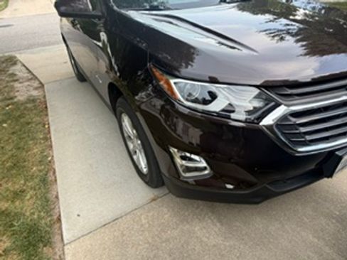 Used 2020 Chevrolet Equinox LT AWD/4WD image 2