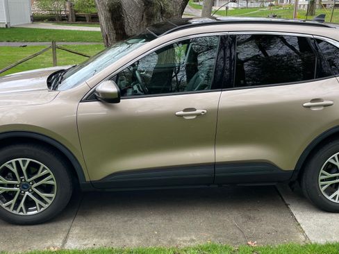 Used 2021 Ford Escape SEL w/ Technology Package AWD/4WD image 5