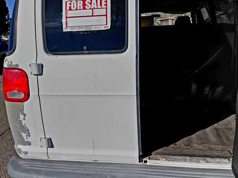 Used 2001 Dodge B3500 image 13