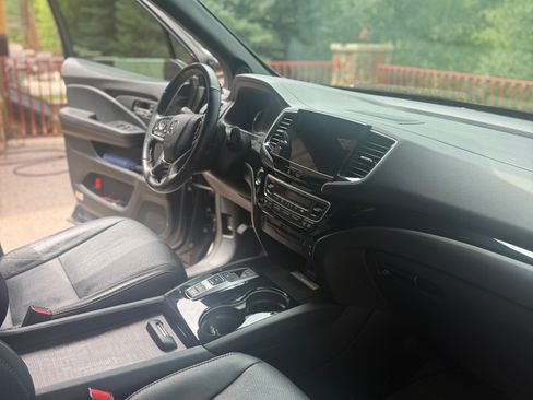 Used 2020 Honda Pilot Black Edition image 11