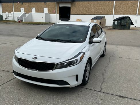 Used 2017 Kia Forte LX image 12
