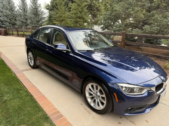 Used 2018 BMW 320i xDrive Sedan AWD/4WD image 6