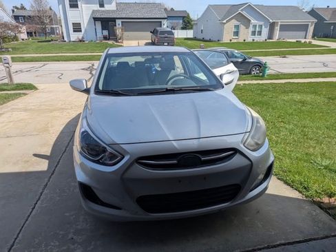 Used 2015 Hyundai Accent GLS FWD image 5