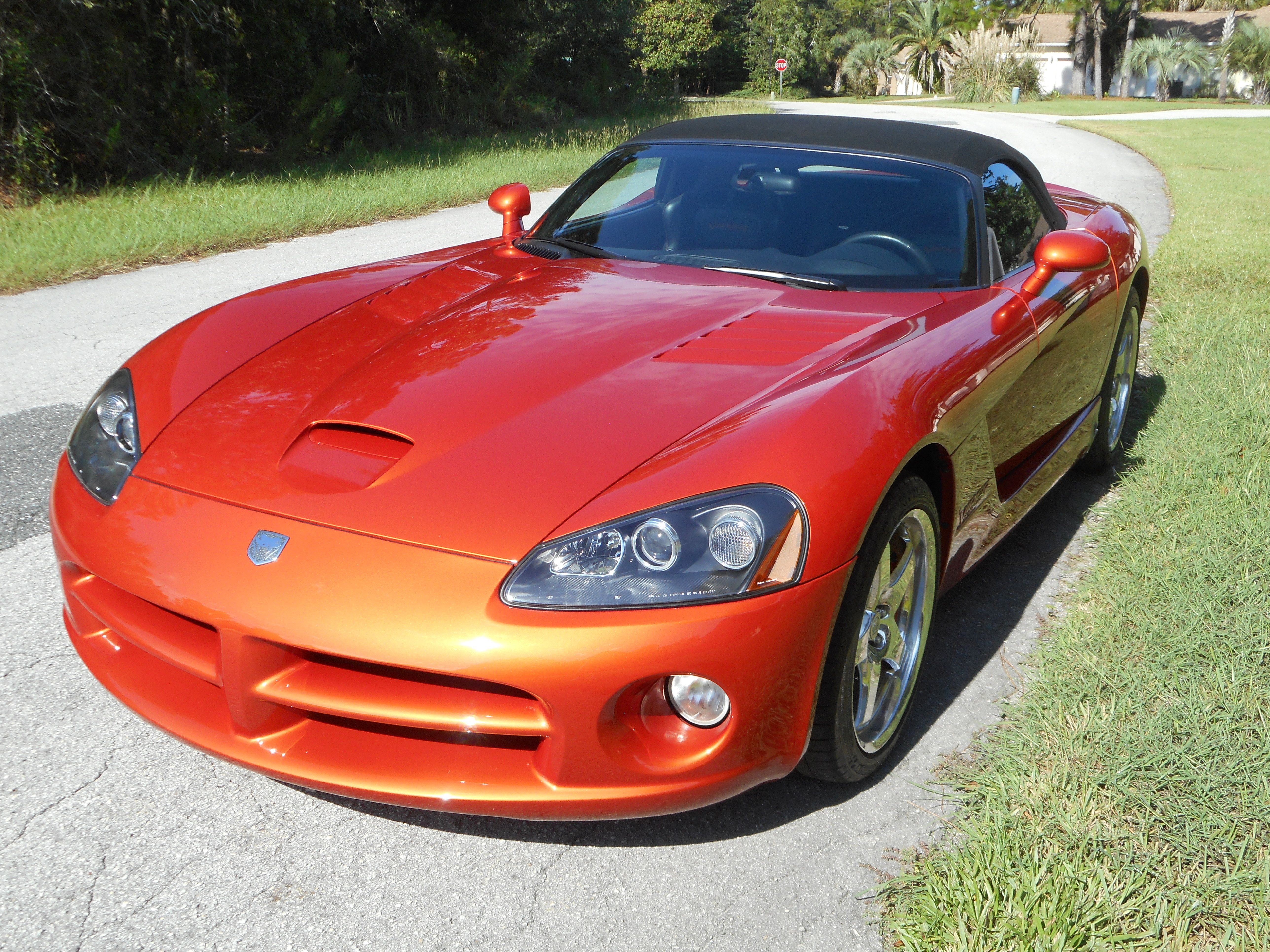 Used 2005 Dodge Viper SRT-10 w/ Copperhead Edition Group RWD image 4