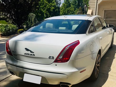 Used 2014 Jaguar XJ L Portfolio AWD/4WD image 2