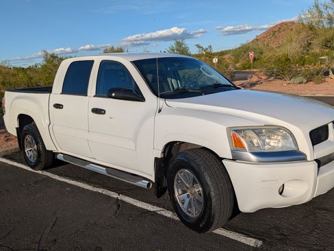 Used 2007 Mitsubishi Raider LS image 15