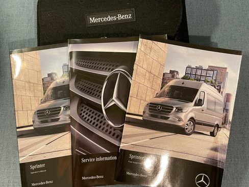 Used 2024 Mercedes-Benz Sprinter 2500 image 22