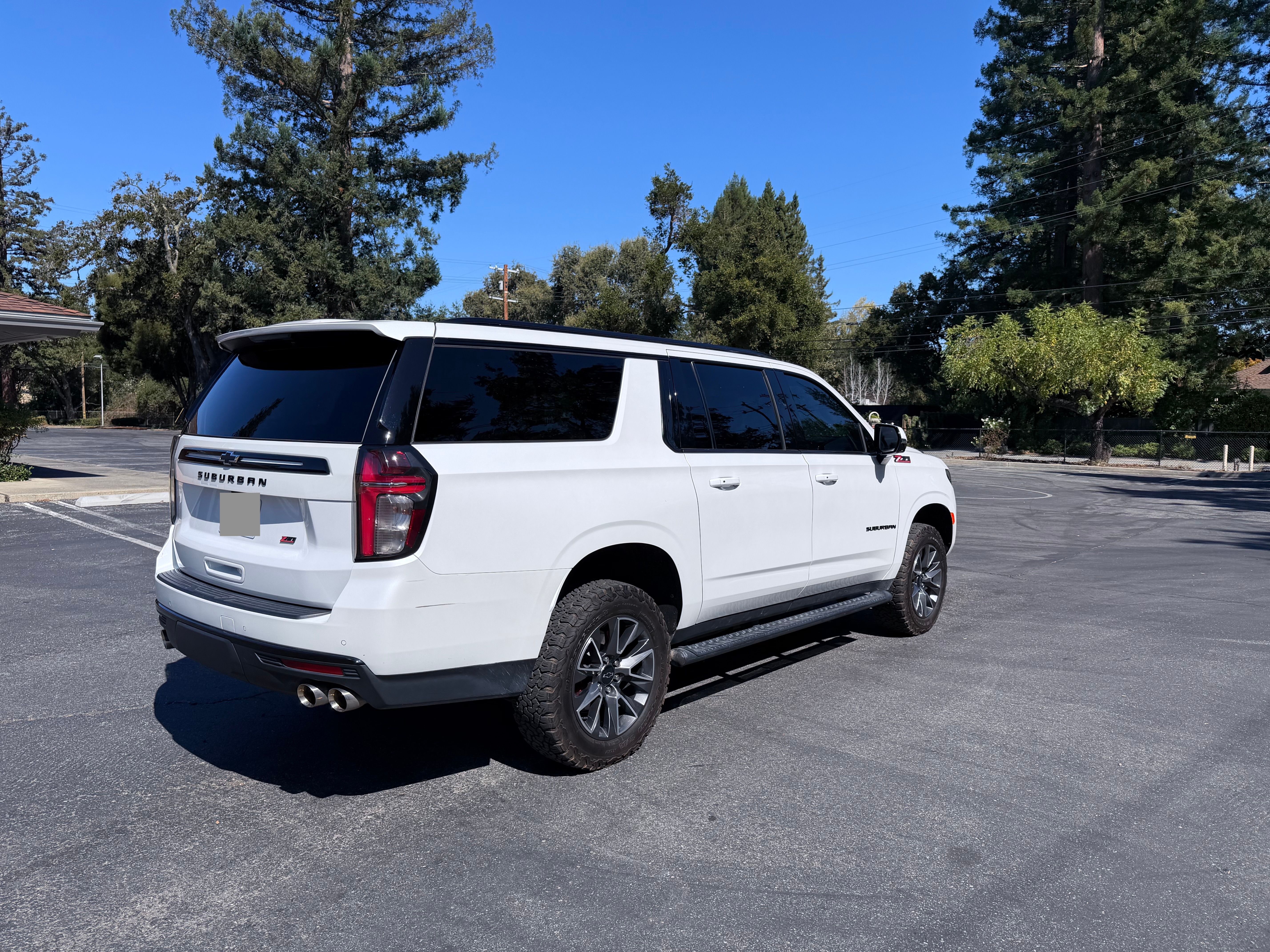 Used 2023 Chevrolet Suburban Z71 w/ Off-Road Capability Package AWD/4WD image 2