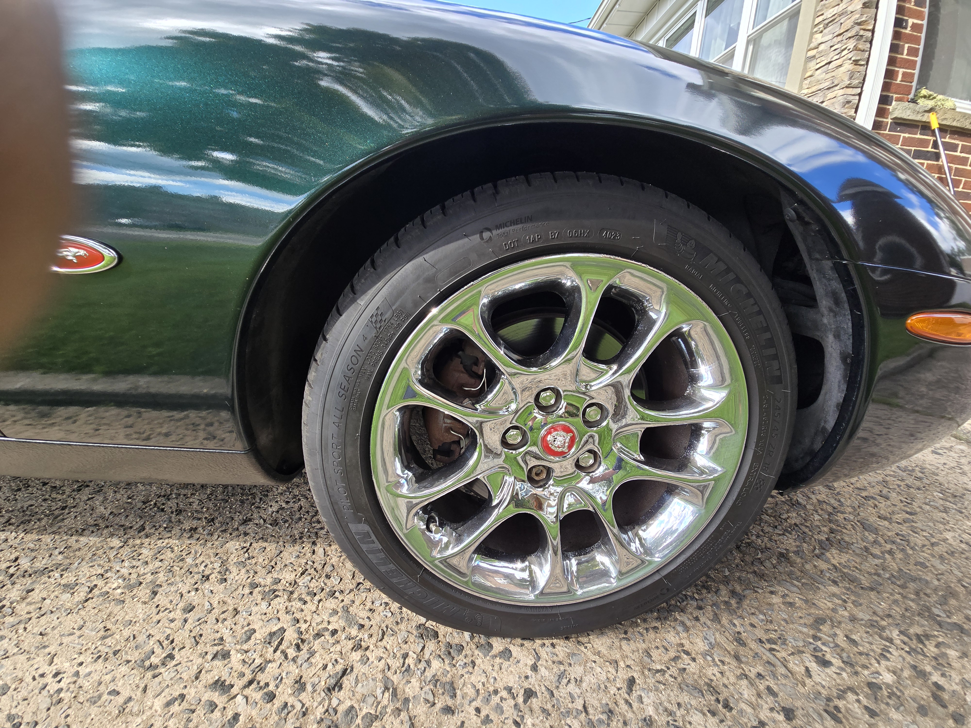 Used 2001 Jaguar XKR Convertible RWD image 12