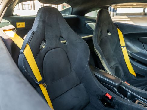Used 2018 McLaren 570S Coupe RWD image 24