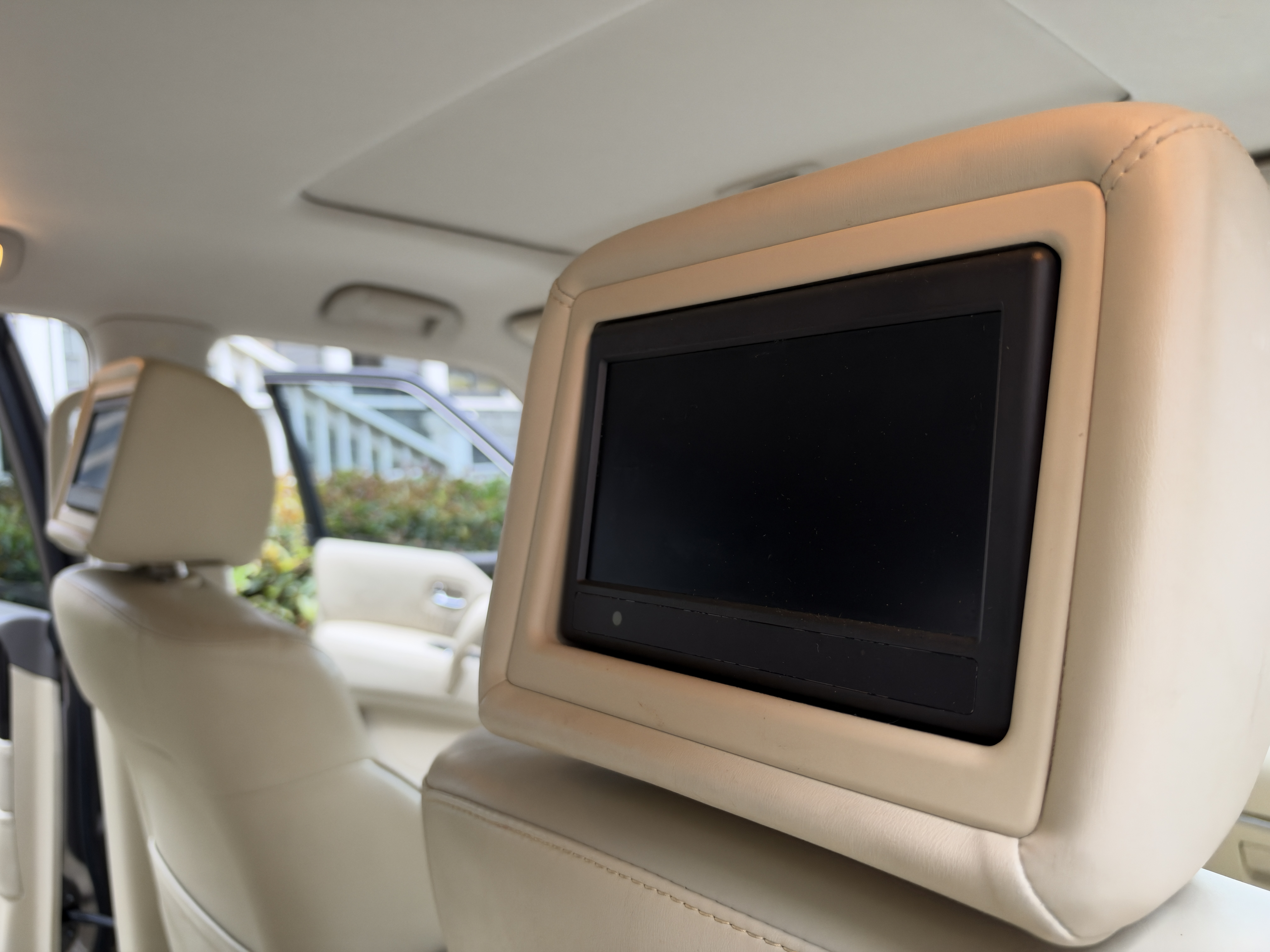 Used 2014 INFINITI QX80 2WD w/ Deluxe Touring Package image 4