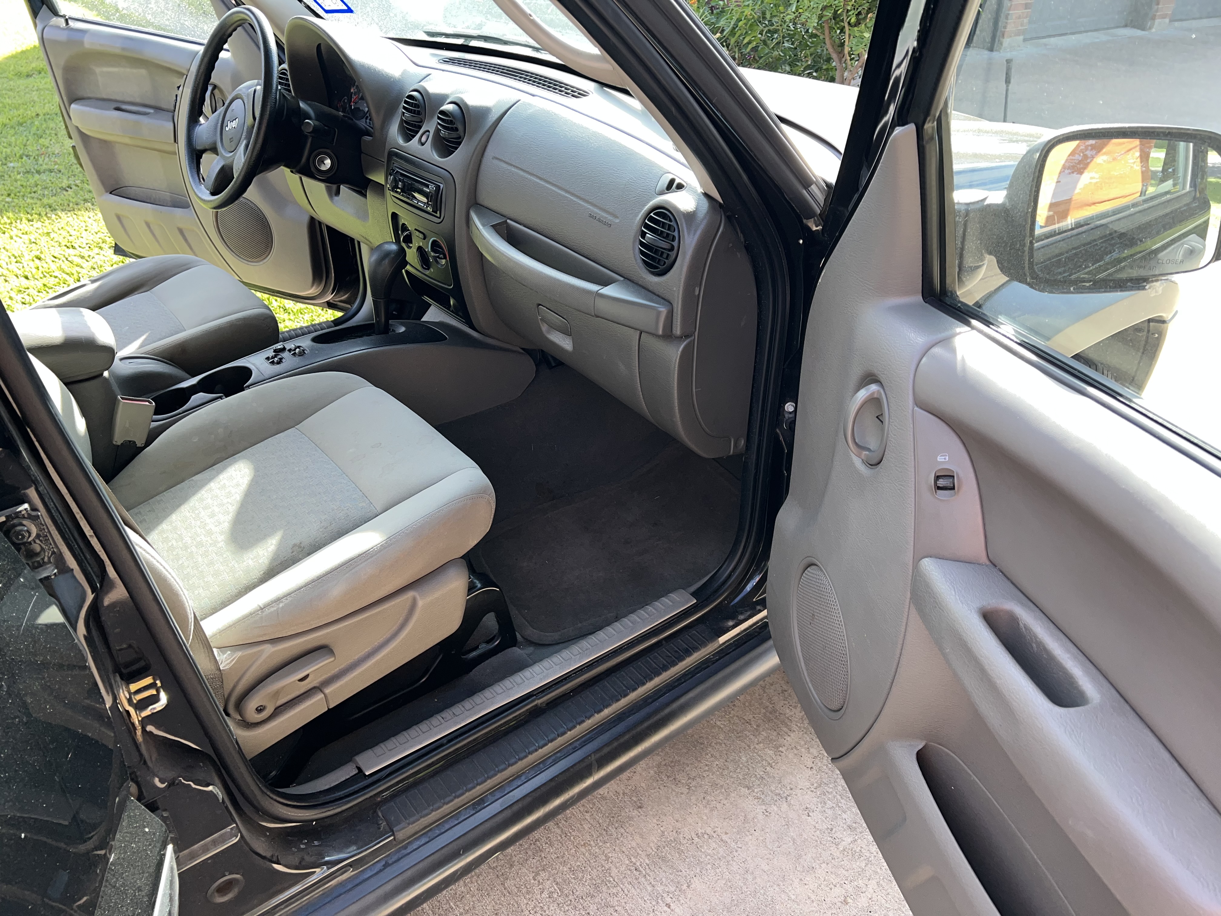 Used 2006 Jeep Liberty Sport RWD image 5