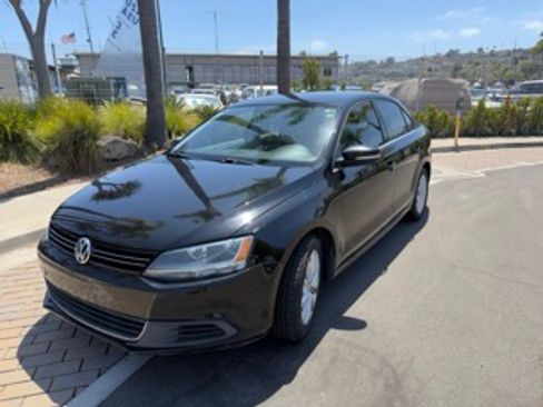 Used 2014 Volkswagen Jetta SE FWD image 2