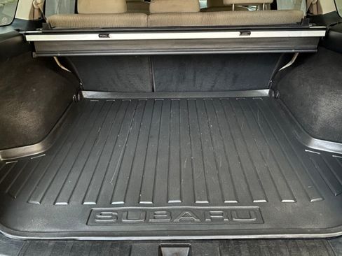 Used 2010 Subaru Outback 2.5i Premium AWD/4WD image 9