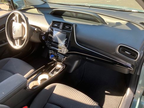 Used 2016 Toyota Prius Four Touring image 8