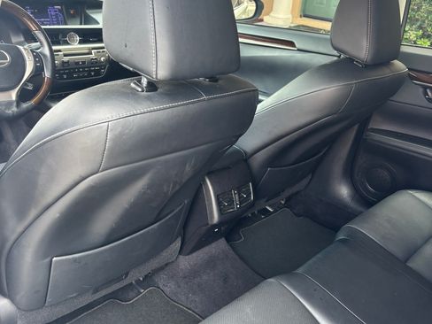 Used 2014 Lexus ES 350 350 Sedan 4D w/ Premium Package image 9