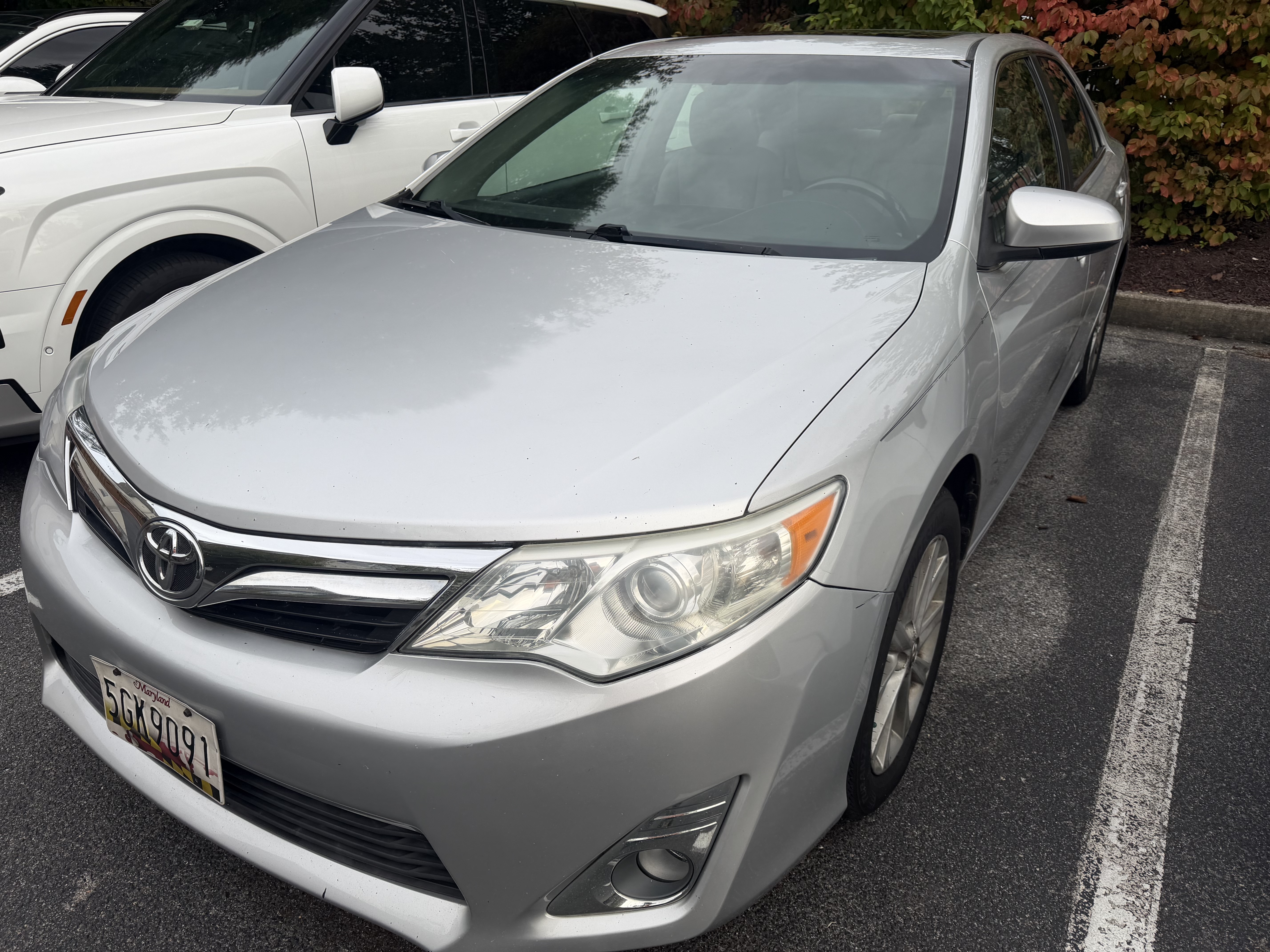 Used 2014 Toyota Camry XLE FWD image 2
