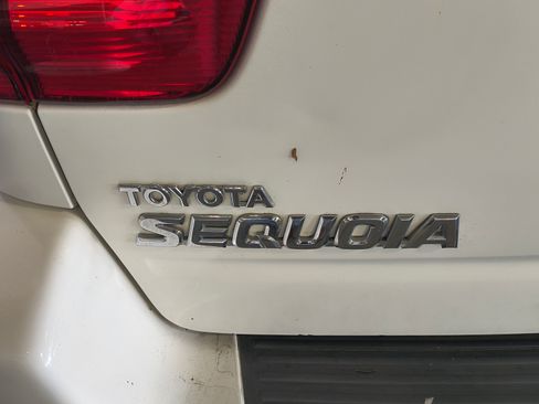 Used 2001 Toyota Sequoia Limited image 19