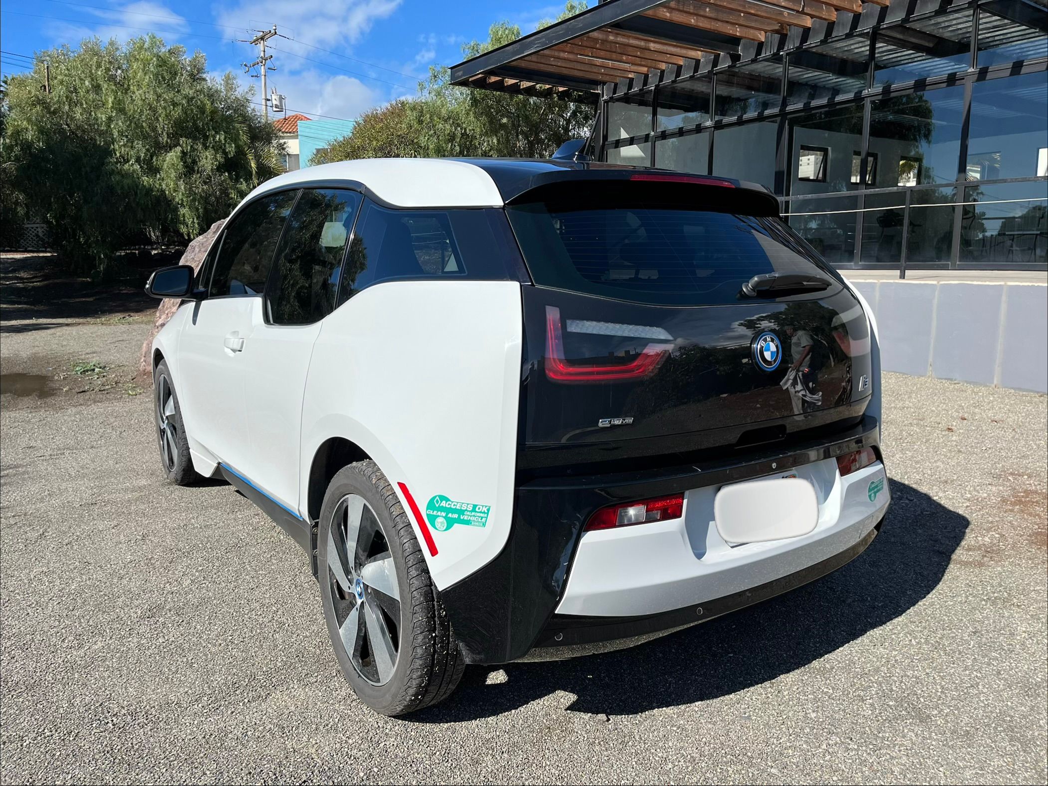 Used 2015 BMW i3 w/ Range Extender RWD image 10