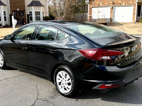 Used 2019 Hyundai Elantra SEL image 5