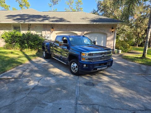 Used 2016 Chevrolet Silverado 3500 High Country w/ Duramax Plus Package image 4