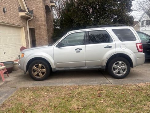 Used 2011 Ford Escape XLT w/ 202A Rapid Spec Order Code image 1