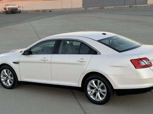 Used 2011 Ford Taurus SEL w/ 201A Rapid Spec Order Code image 4