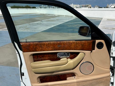 Used 2005 Bentley Arnage R image 22