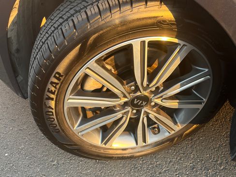 Used 2019 Kia Optima EX image 22