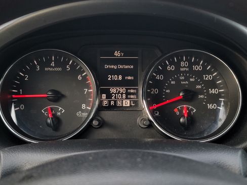 Used 2011 Nissan Rogue S image 28