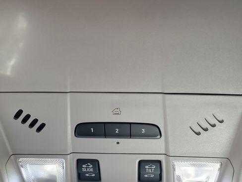 Used 2017 GMC Acadia SLT image 14