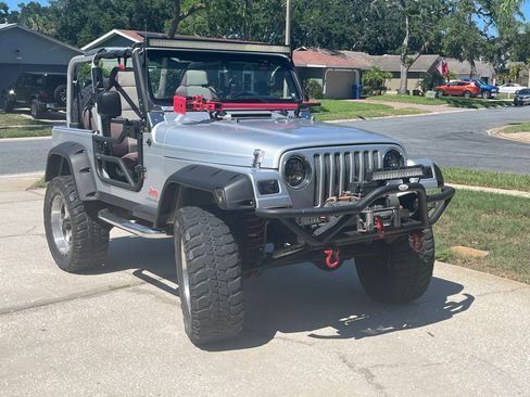 Used 2004 Jeep Wrangler 4WD w/ Smokers Group image 8