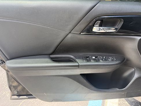 Used 2015 Honda Accord Sport image 9