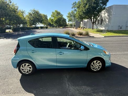 Used 2015 Toyota Prius C Two FWD image 9