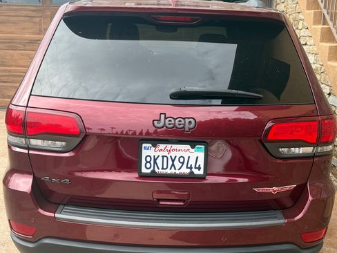 Used 2019 Jeep Grand Cherokee Trailhawk w/ Trailhawk Luxury Group AWD/4WD image 4