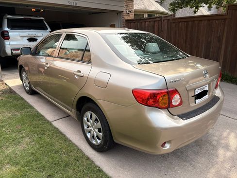 Used 2009 Toyota Corolla LE FWD image 8