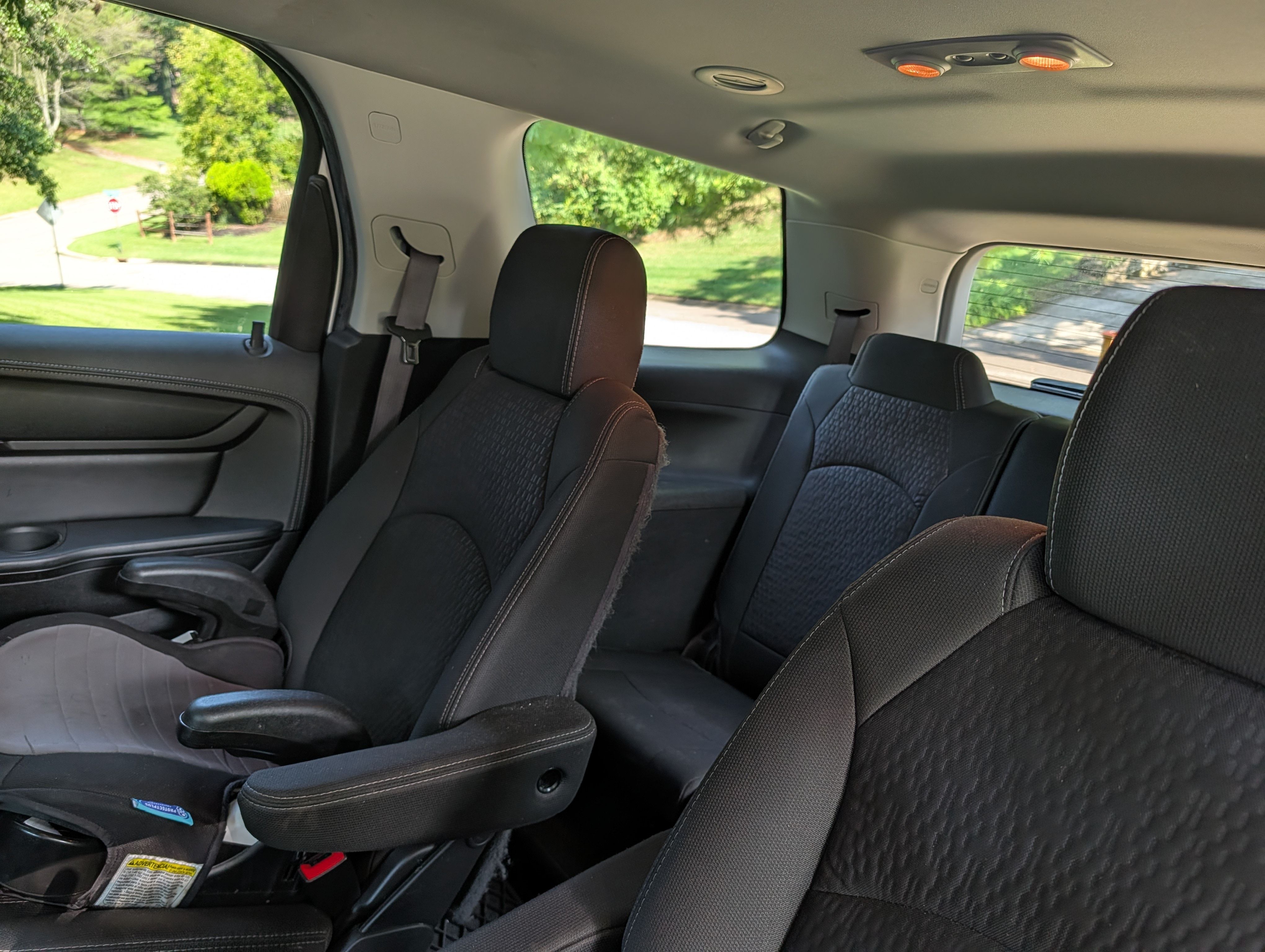 Used 2015 GMC Acadia SLE FWD image 10