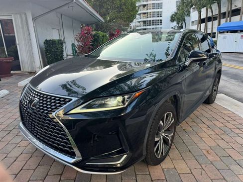 Used 2020 Lexus RX 350L FWD w/ Premium Package image 2