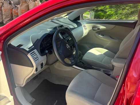 Used 2013 Toyota Corolla L image 6