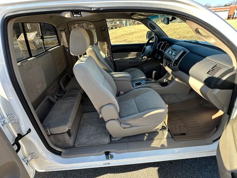 Used 2005 Toyota Tacoma 2WD Access Cab image 9
